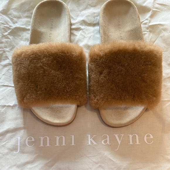 Jenni Kayne Shoes - Jenni Kayne Shearling slide sandal in natural.
Size 36 EU
New without tags